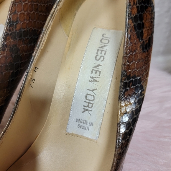 Jones New York - Women's Snakeskin Heels - Picture 10 of 10